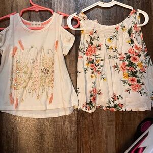 Old Navy Cream Short Sleeve Tees